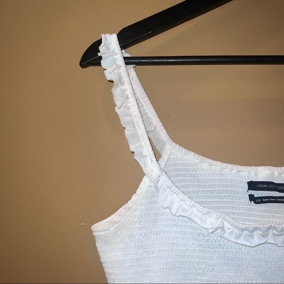 UO Pepita Smocked Ruffle Cropped Tank Top - Picture 7 of 9